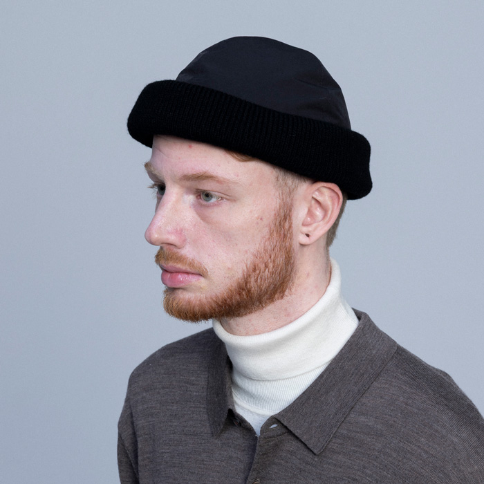 NINE TAILOR ナインテイラー ドームキャップ ロールキャップ ブラックモデルイメージ