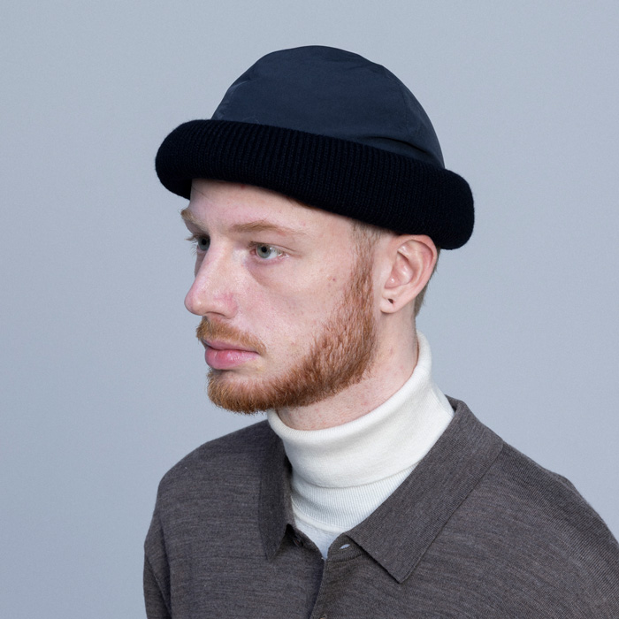 NINE TAILOR ナインテイラー ドームキャップ ロールキャップ ネイビーモデルイメージ