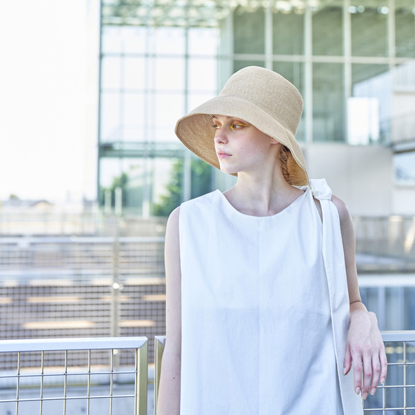極美品　p cnq(パークニック) ハット レディース 春夏  麦わら帽子 p cnq(パークニック) ラフィア細編みハット nicolas レディース 春夏